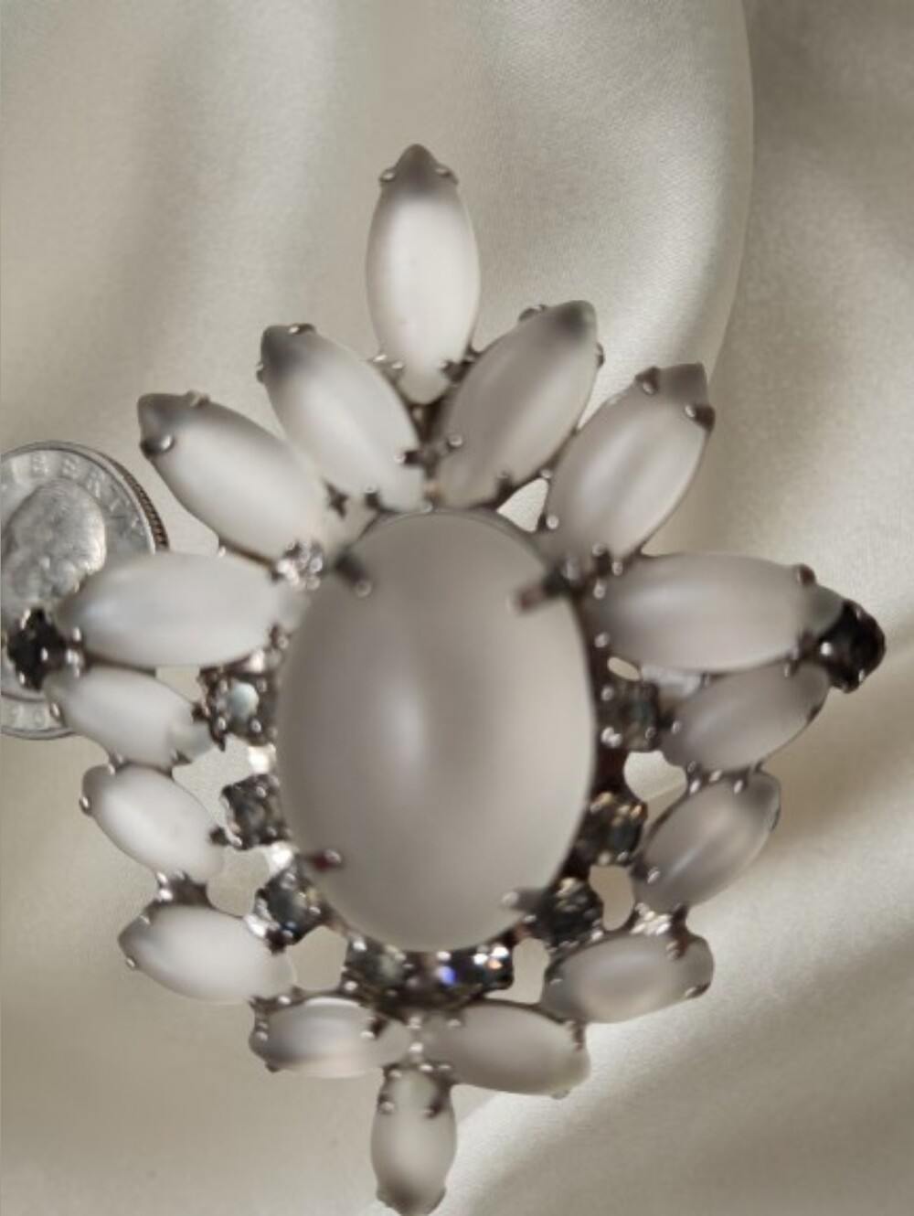 Stunning Vintage Mid-Century Frosted Glass & Smoky Rhinestone Sunburst Brooch